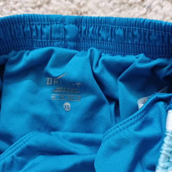 Nike Women's Short Pants xs - Picture 3 of 4